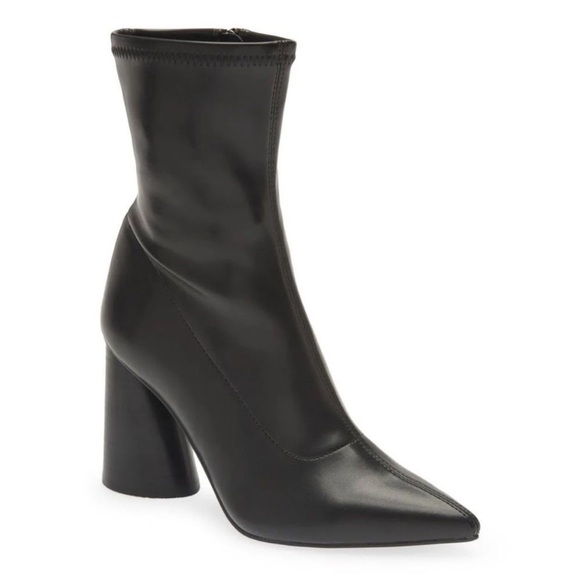 Steve Madden Shoes - NEW Steve Madden Valyant Pointed Toe Boots